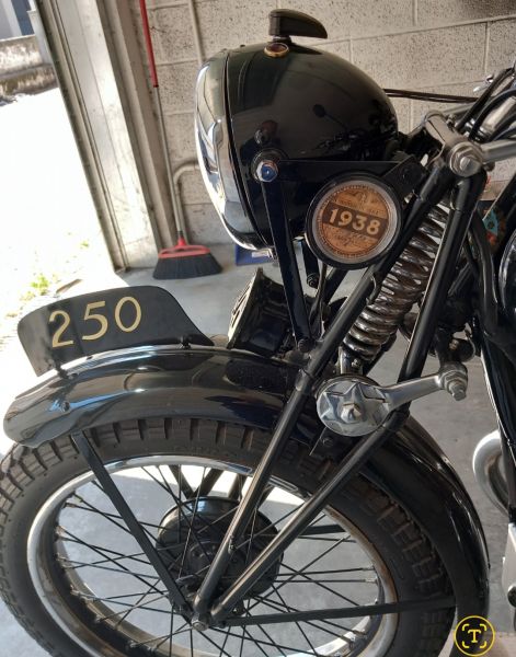 Benelli 250 2C 1947 136330