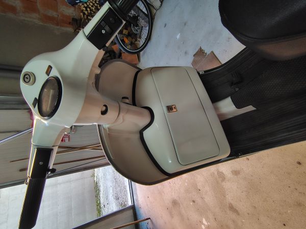 Piaggio Vespa P 125 X Frecce 1981 136404