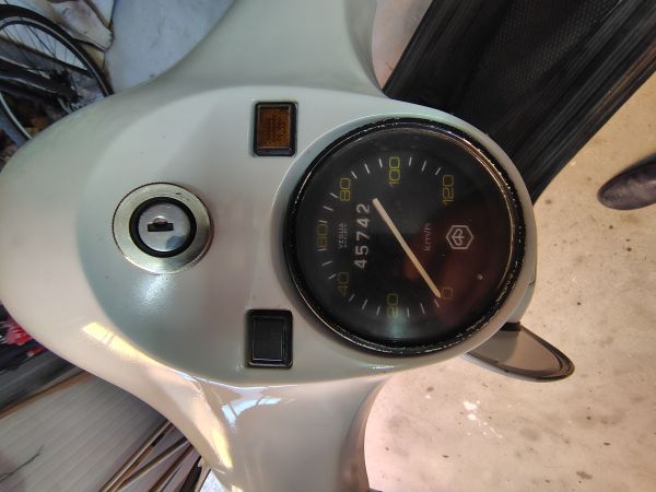 Piaggio Vespa P 125 X Frecce 1981 136405