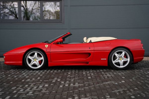Ferrari F 355 Spider 1999 122107
