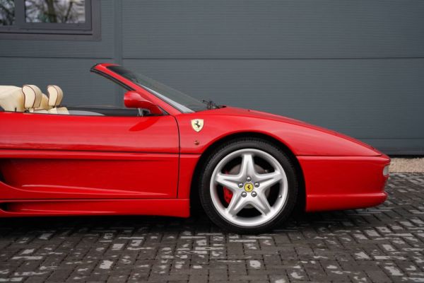 Ferrari F 355 Spider 1999 122111