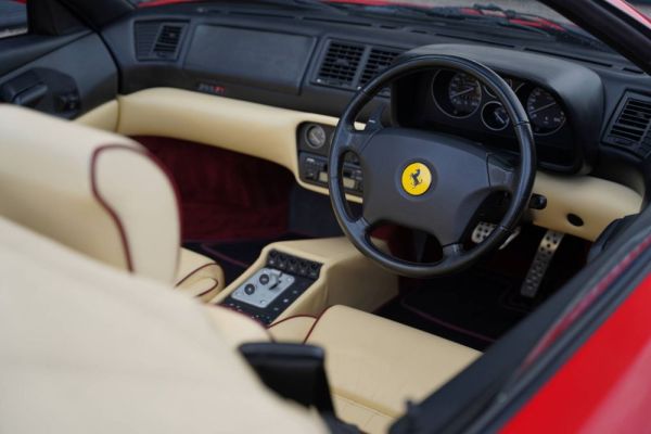 Ferrari F 355 Spider 1999 122113