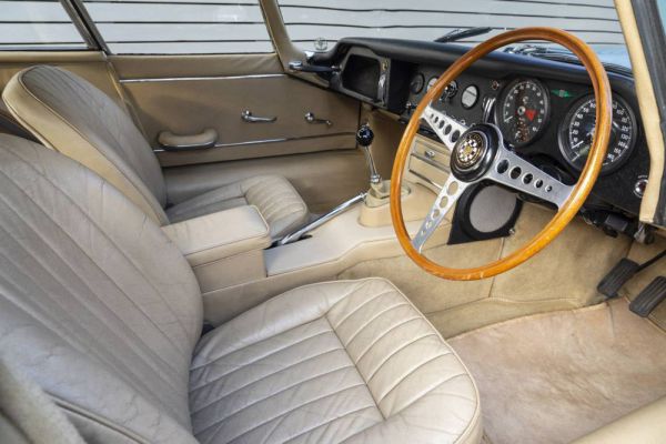 Jaguar E-Type 4.2 1965 25954