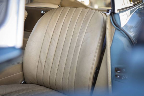 Jaguar E-Type 4.2 1965 25961