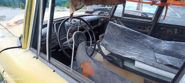 Mercedes-Benz 220 S 1962 136521