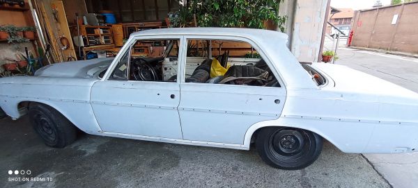 Mercedes-Benz 250 SE 1967 136526