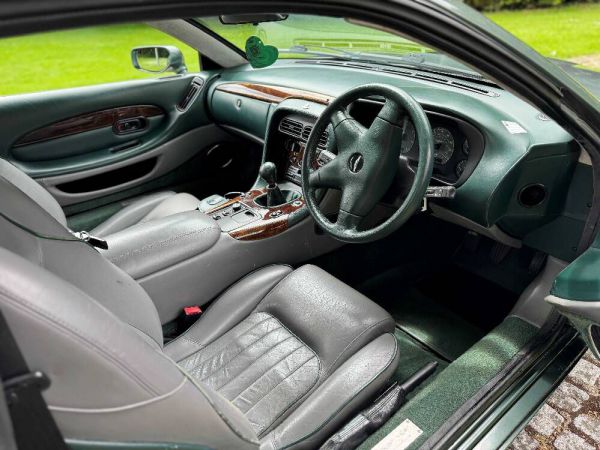 Aston Martin DB 7 1995 42818