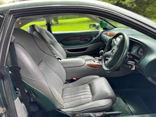 Aston Martin DB 7 1995 42819