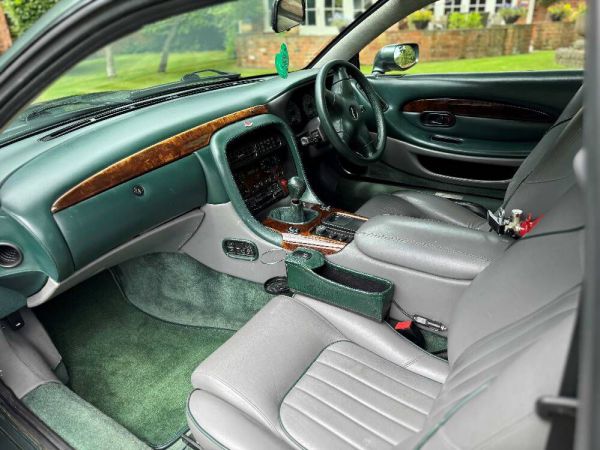 Aston Martin DB 7 1995 42821