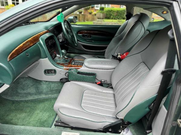 Aston Martin DB 7 1995 42822