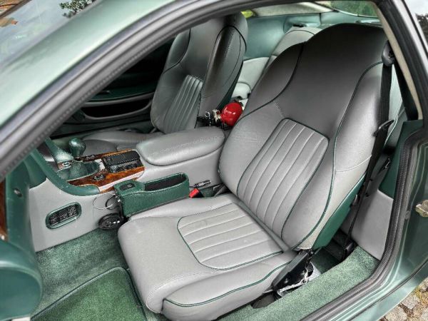 Aston Martin DB 7 1995 42823