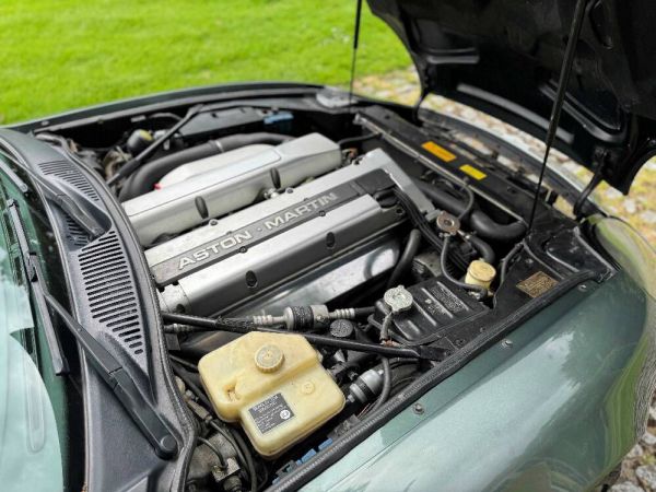 Aston Martin DB 7 1995 42824