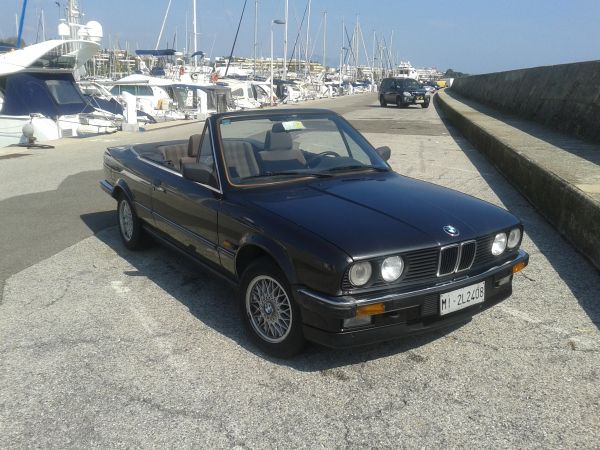 BMW 320i 1989 136995