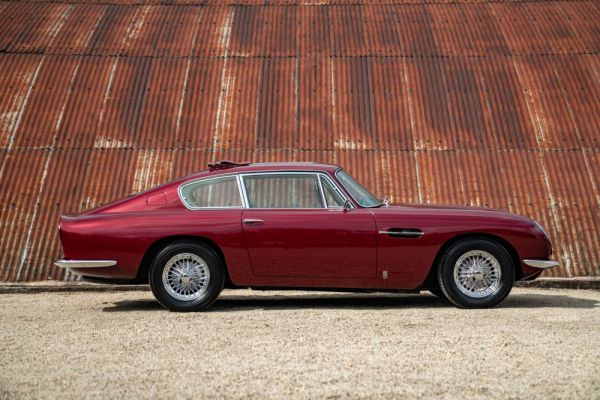 Aston Martin DB 6 Vantage 1967 63103