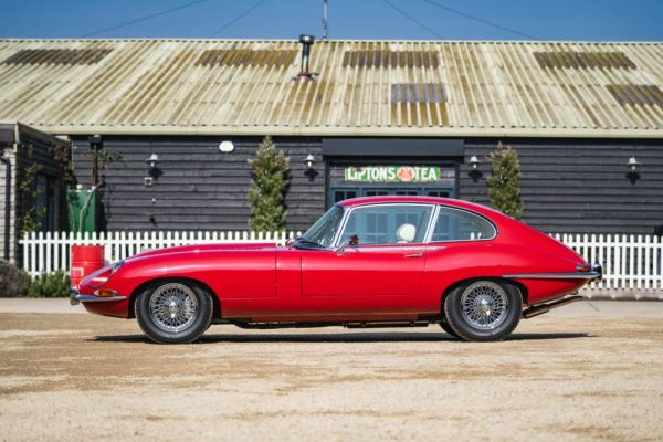 Jaguar E-Type (2+2) 1967 126424