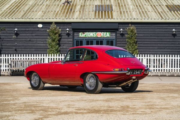 Jaguar E-Type (2+2) 1967 126425