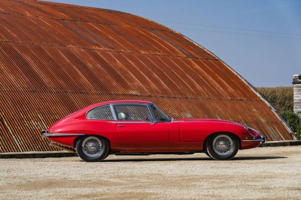 Jaguar E-Type (2+2) 1967 126427