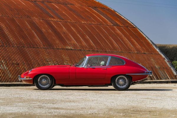 Jaguar E-Type (2+2) 1967 126429