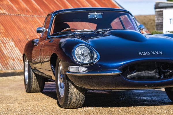 Jaguar E-Type "Lightweight" 1962 128208