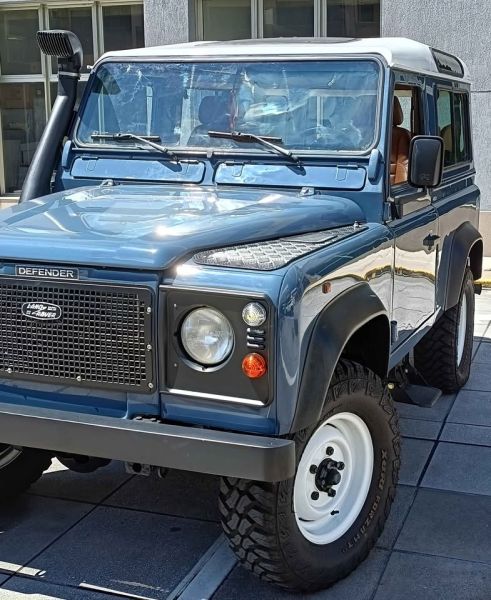 Land Rover Defender 90 1998 137305