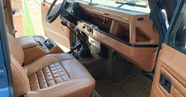 Land Rover Defender 90 1998 137309