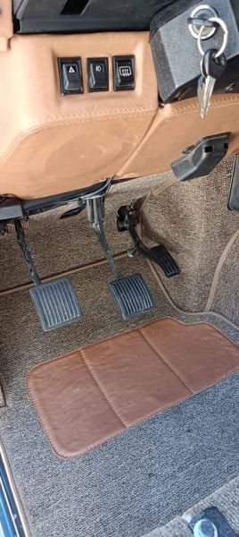 Land Rover Defender 90 1998 137313