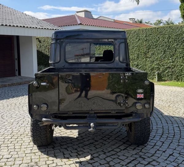 Land Rover Defender 110 1997 137429
