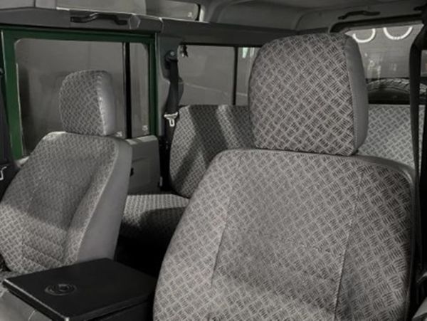 Land Rover Defender 110 2000 137691