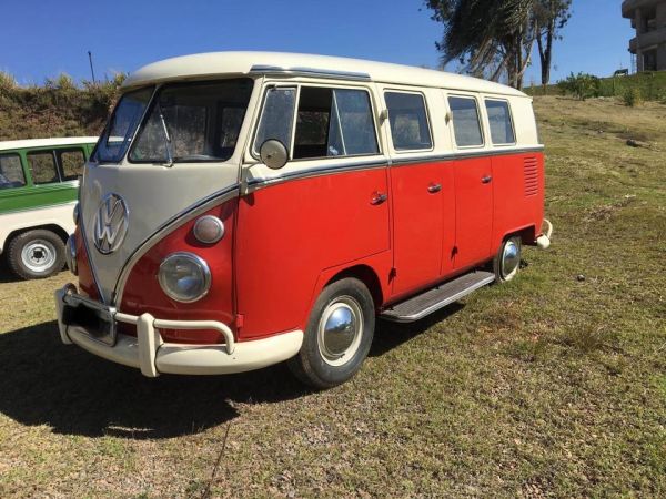 Volkswagen 6 doors Brazilian split window bus 1975