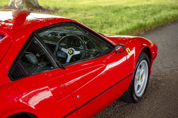 Ferrari 308 GTB 1977 61136