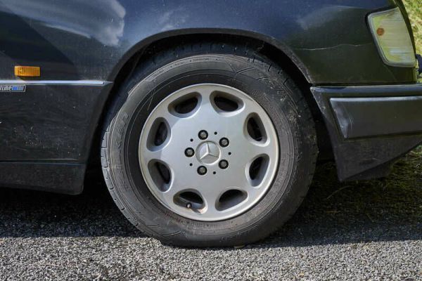 Mercedes-Benz E 320 1993 79395