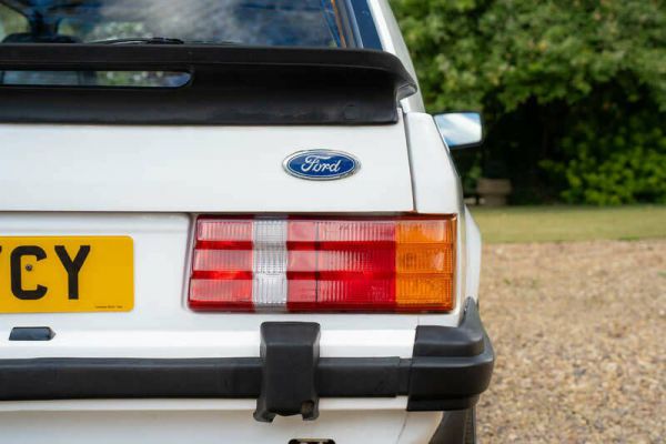 Ford Escort XR3i 1983 93910