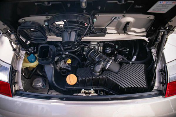 Porsche 911 Carrera 4 2000 94102