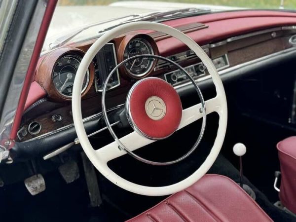 Mercedes-Benz 220 SE b 1963