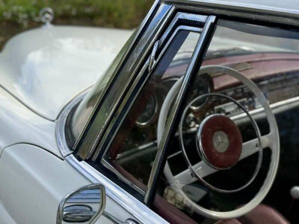 Mercedes-Benz 220 SE b 1963 117872