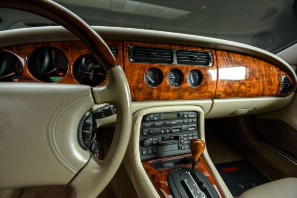 Jaguar XKR 1998 2179