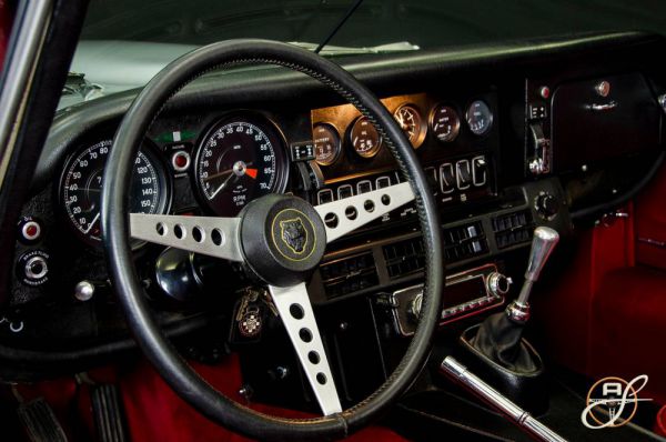 Jaguar E-Type V12 1973 82401