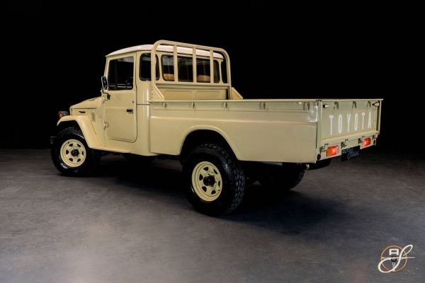 Toyota Land Cruiser FJ 45 1980 118694