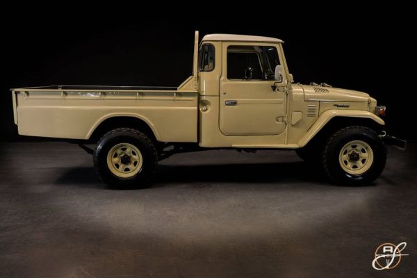 Toyota Land Cruiser FJ 45 1980 118697