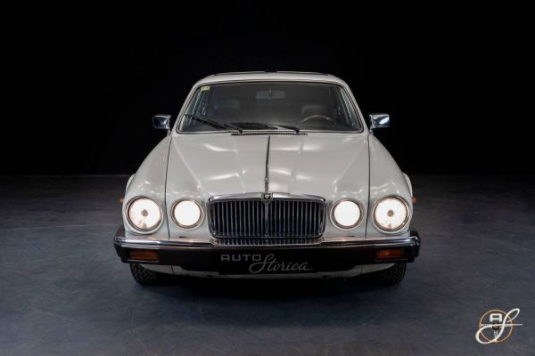 Jaguar XJ 12 1986 121274