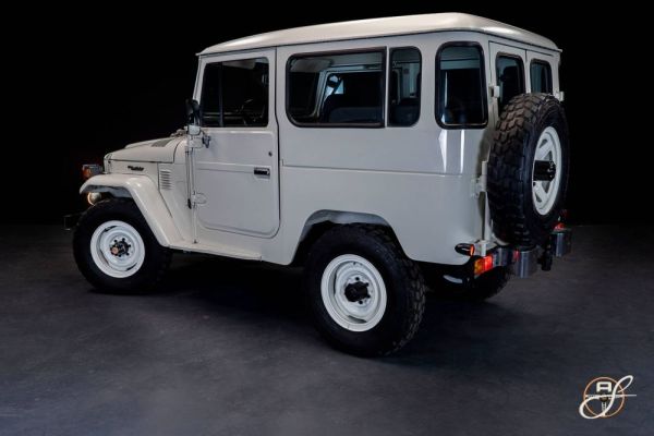 Toyota Land Cruiser FJ 40 1981 125537