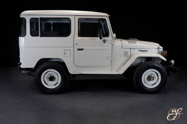 Toyota Land Cruiser FJ 40 1981 125540