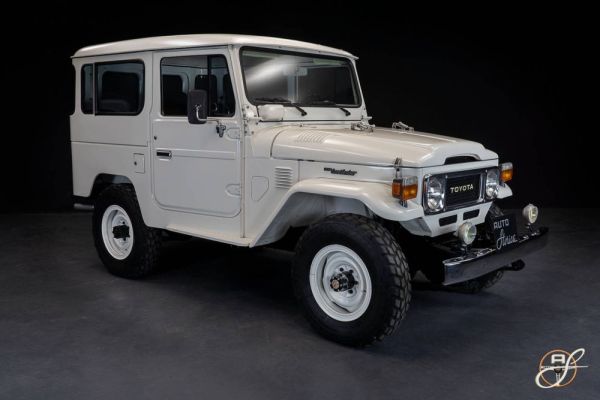 Toyota Land Cruiser FJ 40 1981 125541