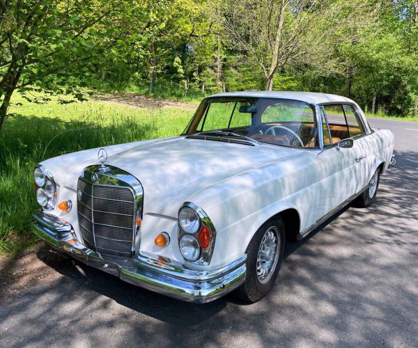 Mercedes-Benz 220 SE b 1965 14