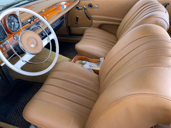 Mercedes-Benz 220 SE b 1965 22
