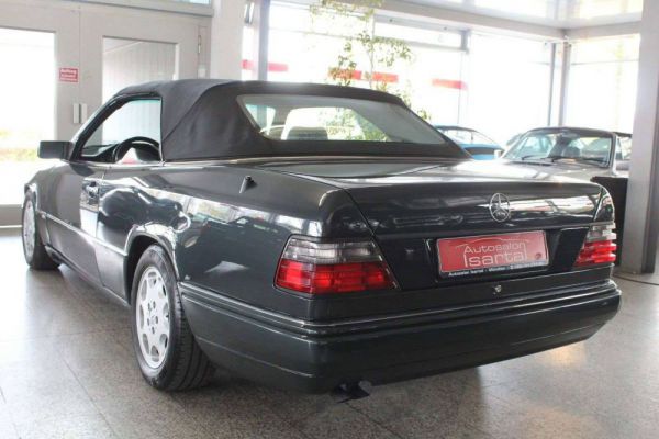 Mercedes-Benz 300 CE-24 1996 4322