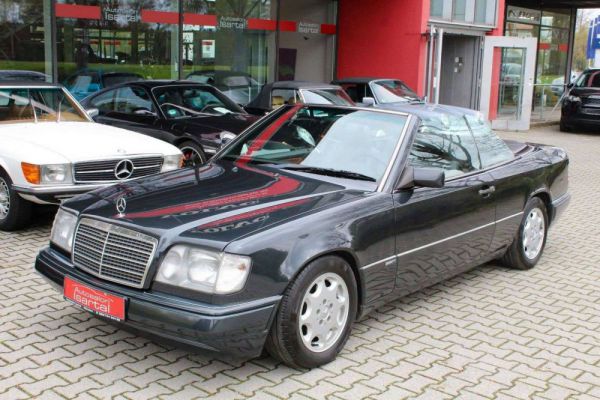 Mercedes-Benz 300 CE-24 1996 4323