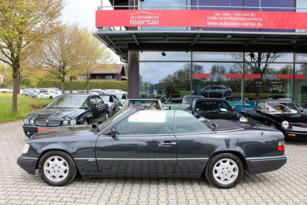 Mercedes-Benz 300 CE-24 1996 4324