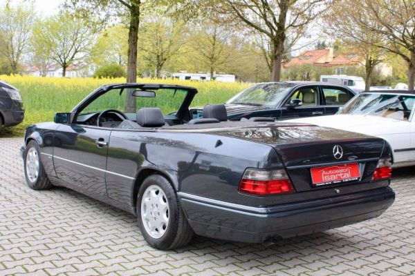 Mercedes-Benz 300 CE-24 1996 4325