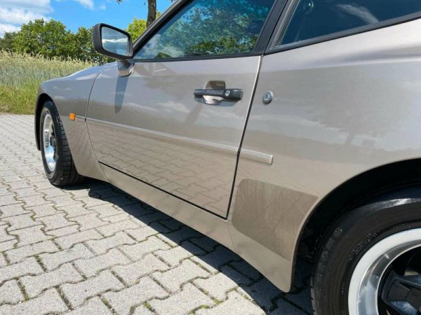 Porsche 944 1983 4837